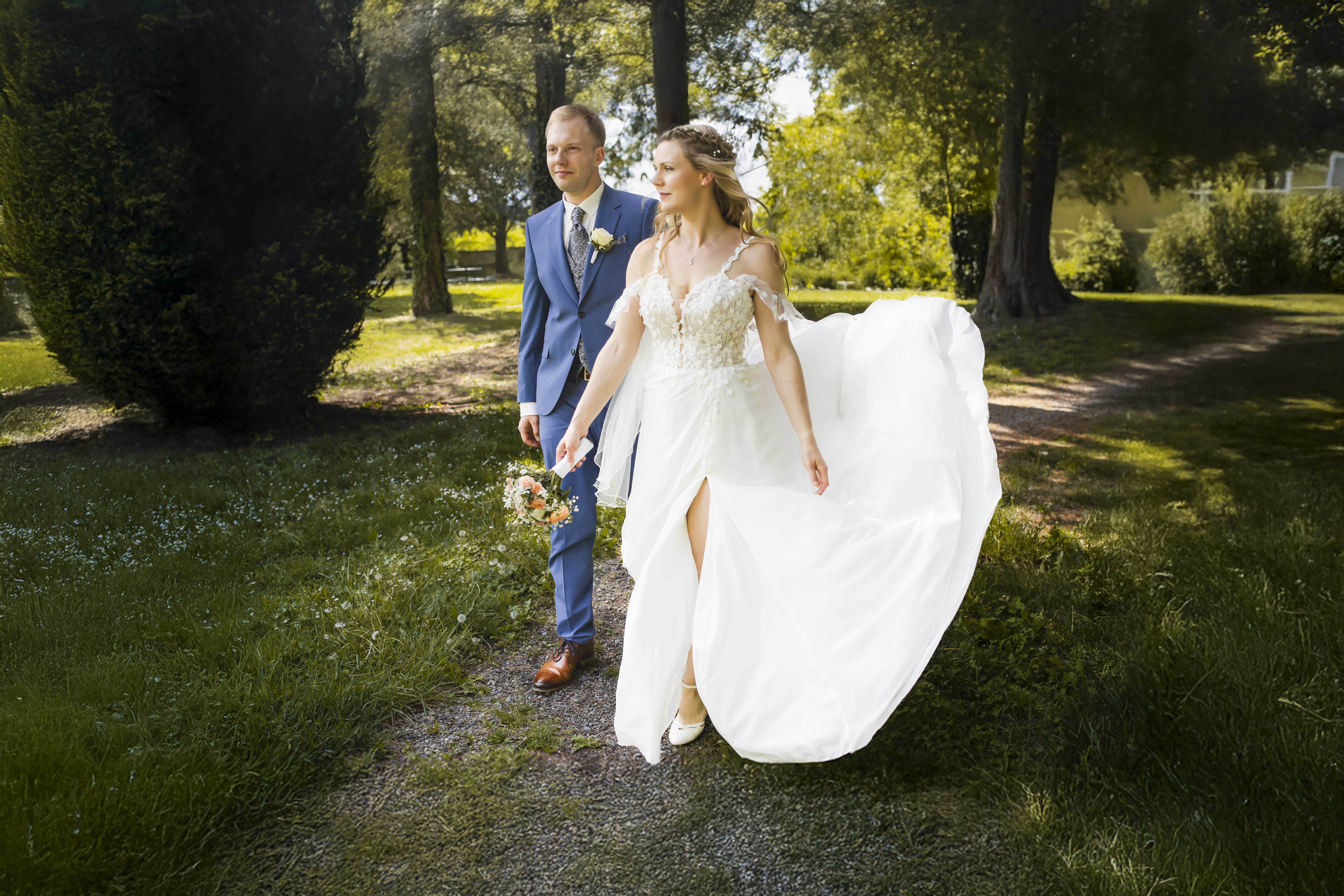 Brautkleid im Wind